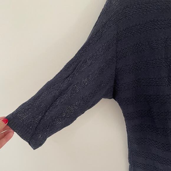 Tahari 100% Linen Light Weight Blue Knit Sweater Sz S - Picture 3 of 4